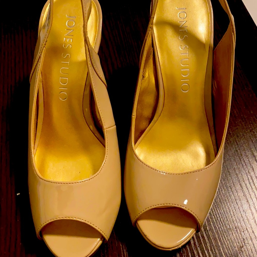 Jones studio dress shoes